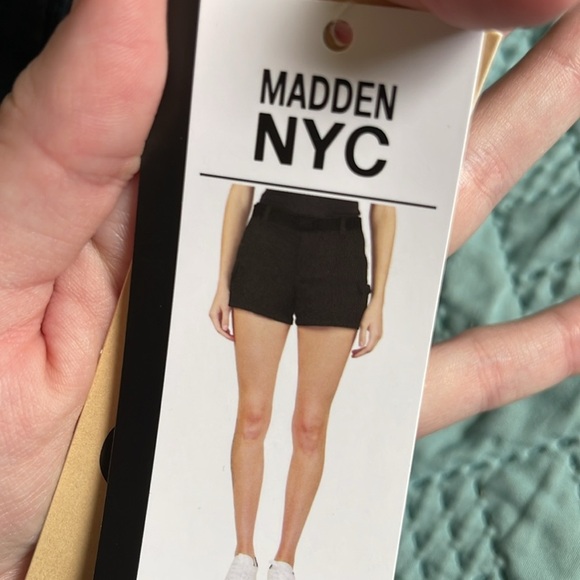 Madden NYC Elastic Waist Cargo Jean Shorts - Picture 6 of 6